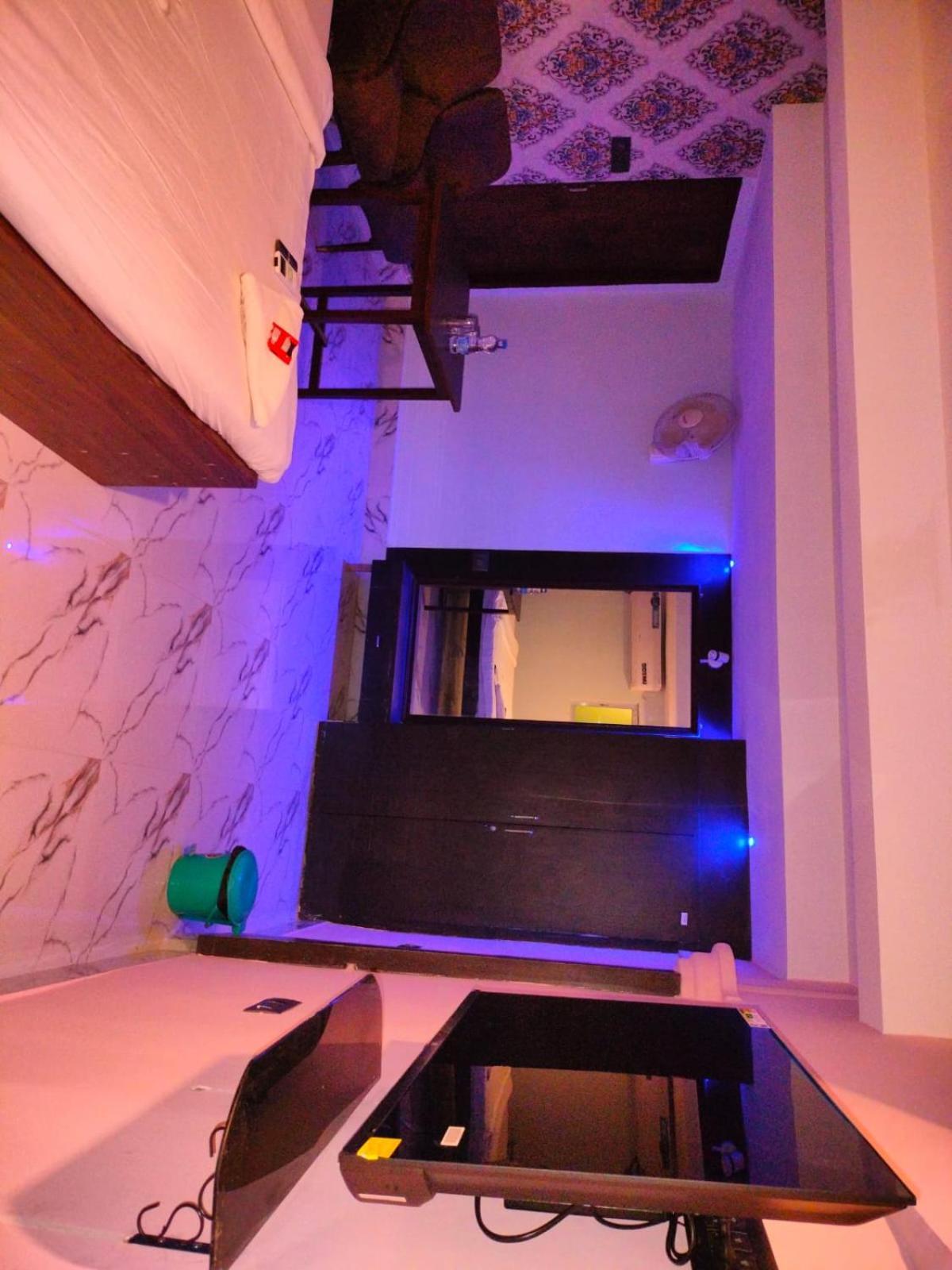 Hotel Ucs Колката Екстериор снимка